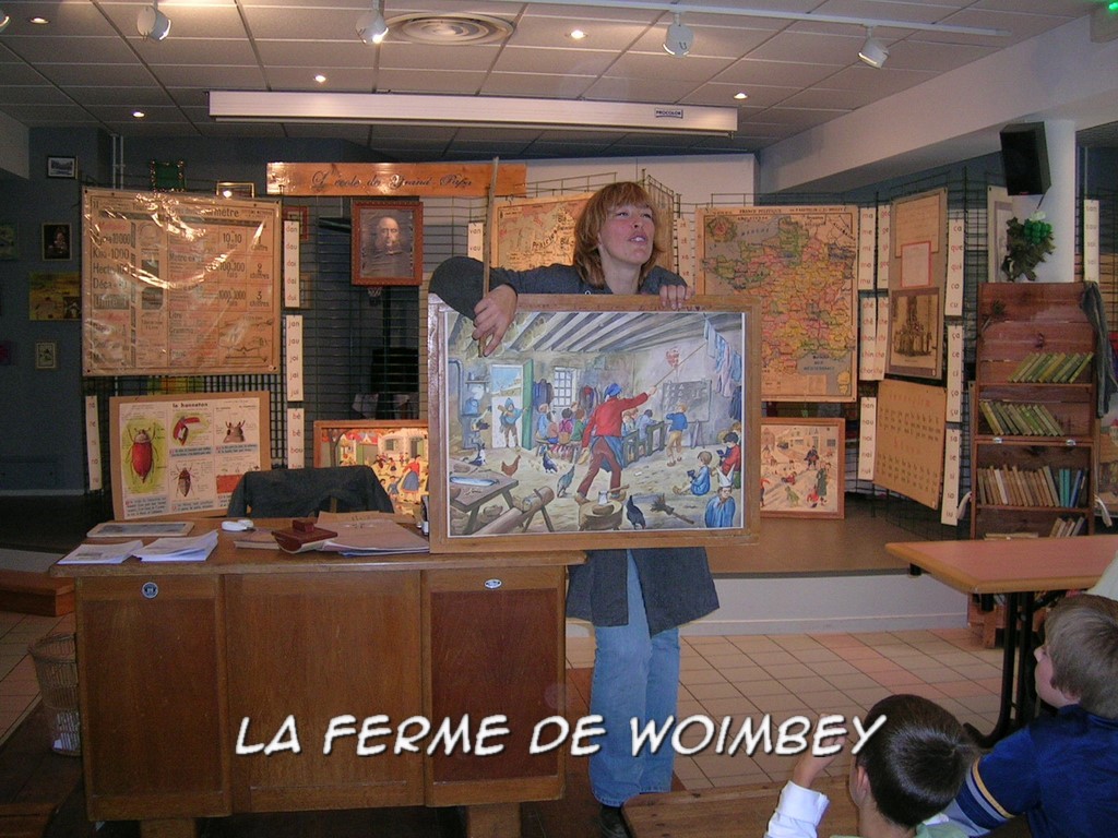 exposition école d'autrefois, la cour avec préau marelle billes, exposition en galerie marchande, animations en galerie marchande