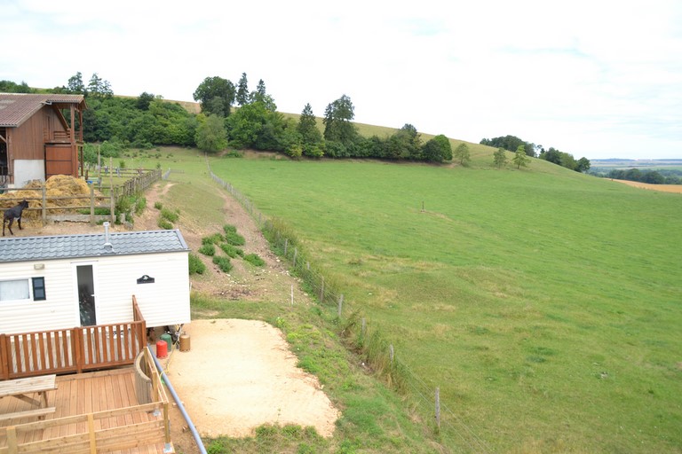 bungalow à la ferme, camping à la ferme, dormir avec les animaux 